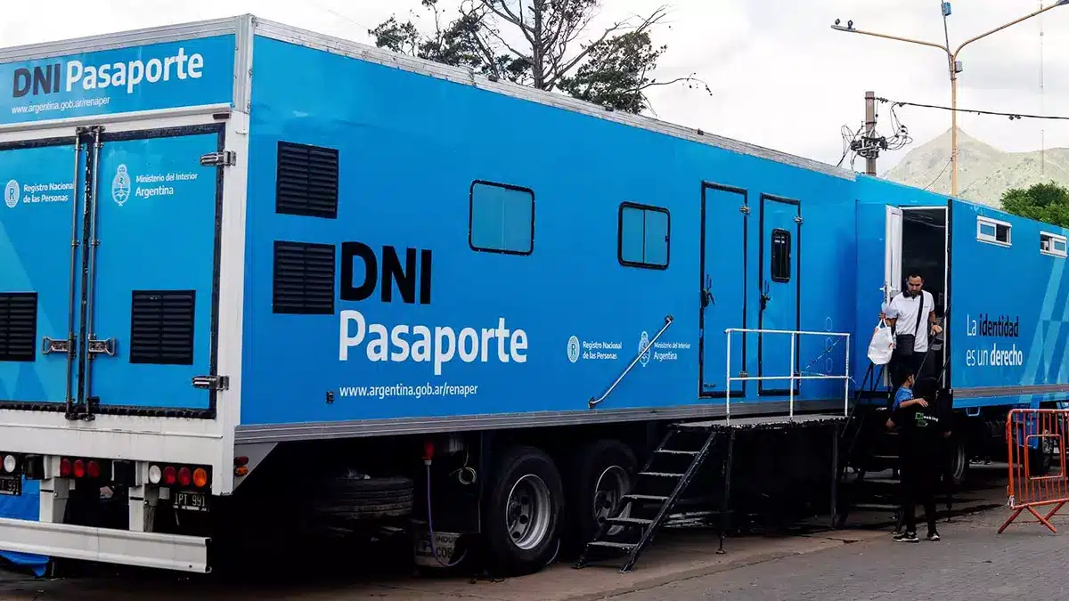 Camión Fábrica del DNI en Morón, Provincia de Buenos Aires