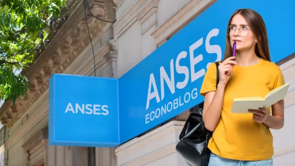 Estudiante preocupada de Becas Progresar en oficina de Anses