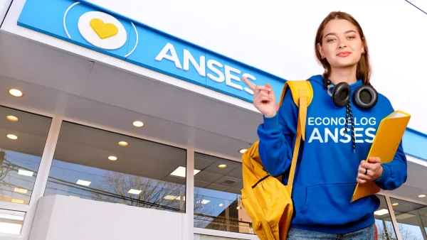 Estudiante de Progresar en la oficina de Anses