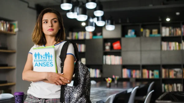 Beneficiaria de la ayuda escolar anual de Anses