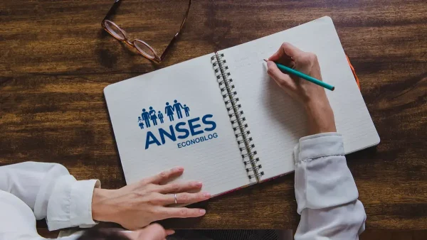 Cuaderno de la Anses con AUH y SUAF