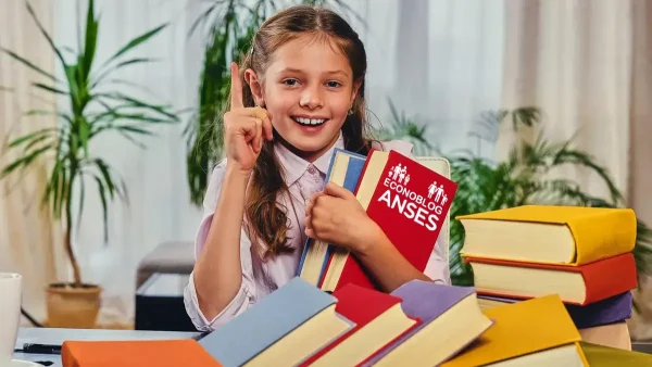 Titular de la ayuda escolar con libro de Anses para SUAF y AUH