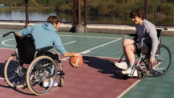 Personas con discapacidad haciendo un deporte