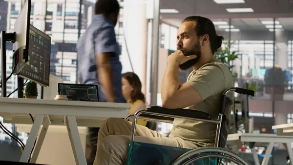 Persona con discapacidad trabajando