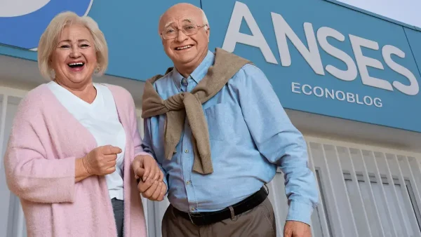 Jubilados felices frente a Anses
