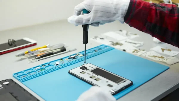 Reparando celular