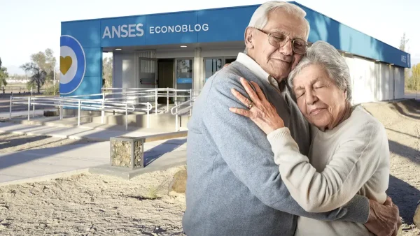 Jubilados de Anses abrazados