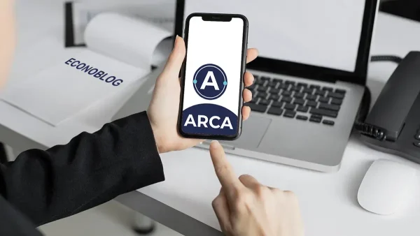 Celular en la página de ARCA