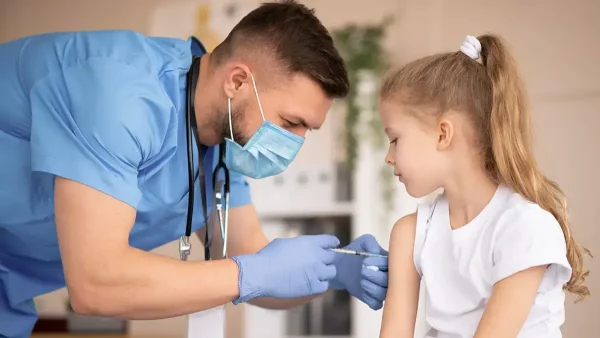 Aplicando una vacuna