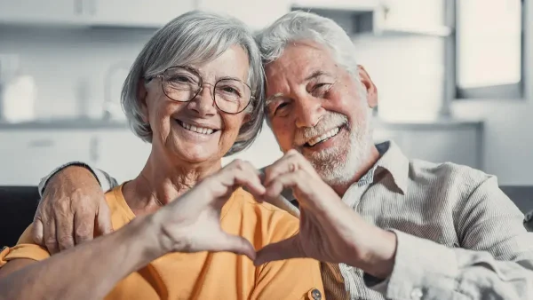 Jubilados contentos y enamorados