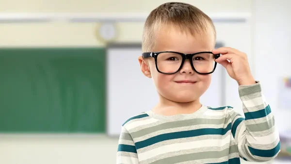 Estudiante con lentes