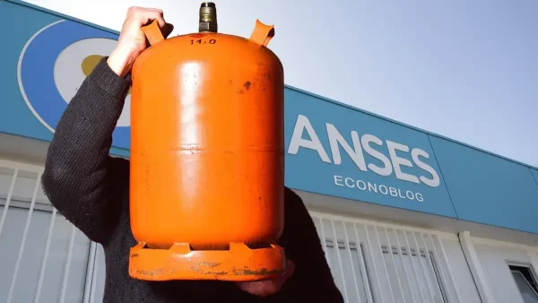 Garrafa del Plan Hogar en Anses