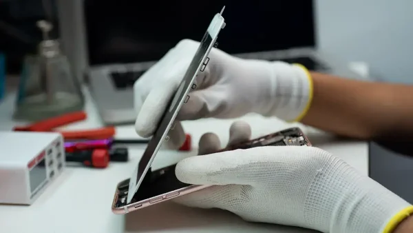 Reparando un celular
