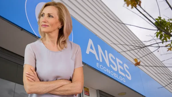 Jubilada en oficina de Anses