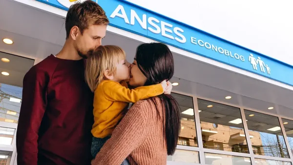 Familia del SUAF frente a Anses