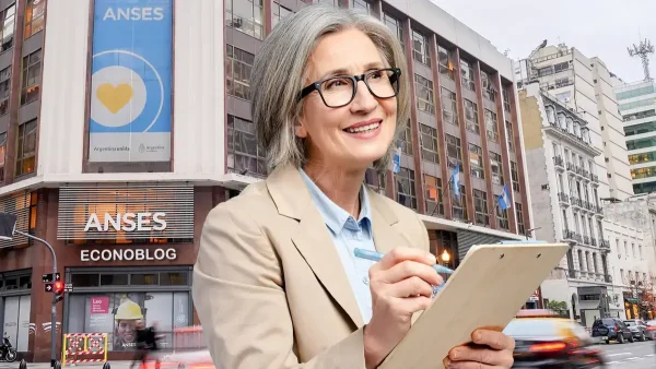 Jubilada con carpeta en Anses