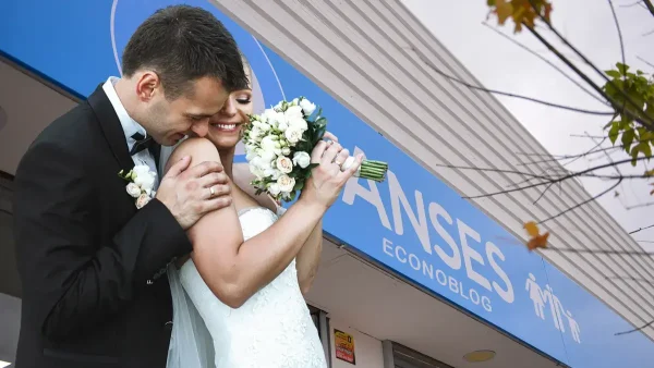 Matrimonio frente a Anses