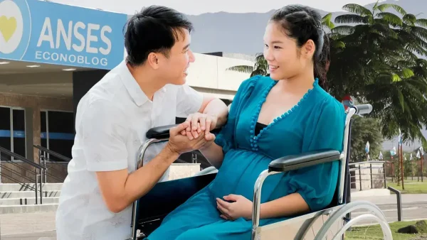 PNC embarazada en oficina de Anses