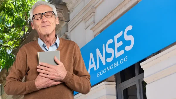 Jubilado contento frente a Anses