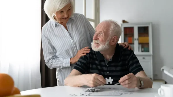 Jubilados con rompe cabezas