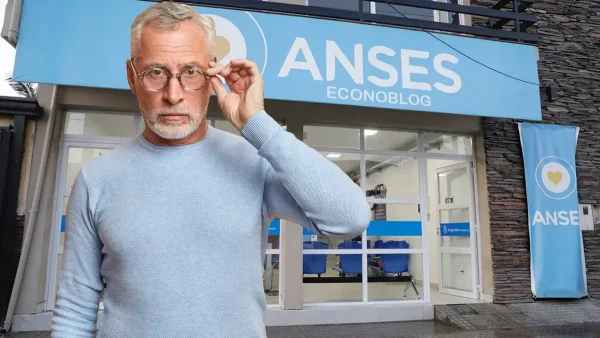 Jubilado pensando frente a Anses