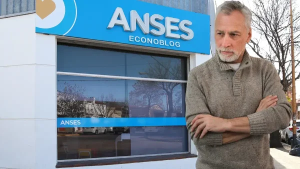 Jubilado triste en Anses