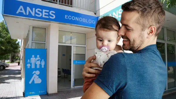 Padre con bebé de AUH en Anses