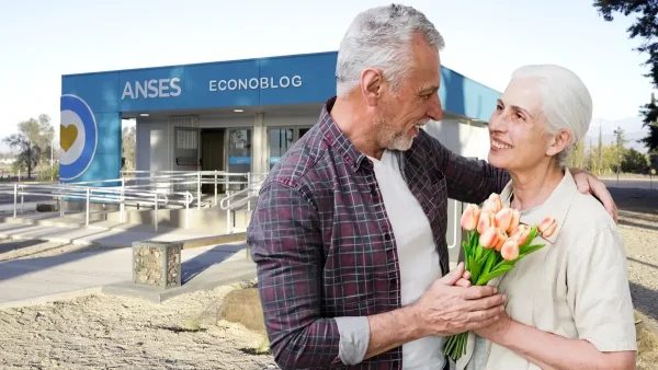 Pareja de jubilados en Anses