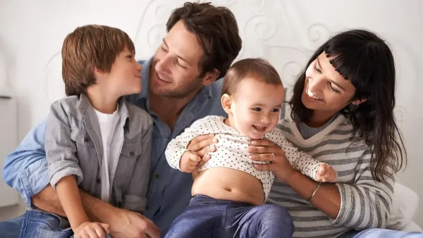 Familia con dos hijos