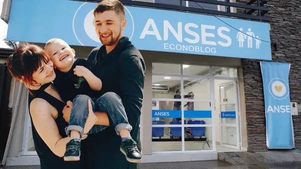 Familia del SUAF frente a Anses