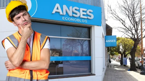 Trabajador pensando frente a Anses