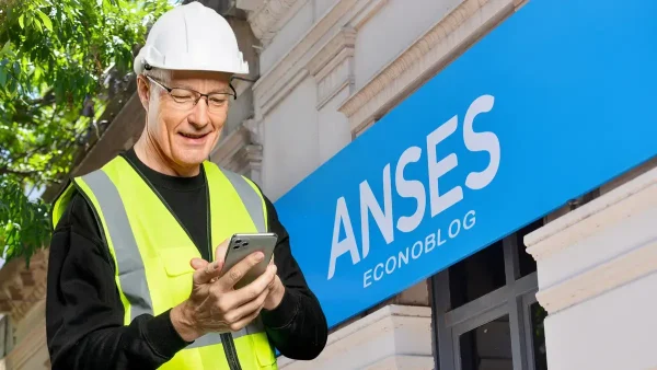 Trabajador con casco en Anses