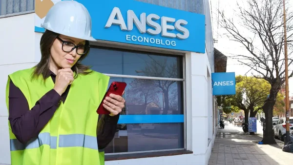 Trabajadora con casco en Anses