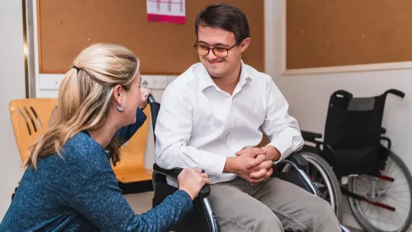 Atendiendo a persona con discapacidad