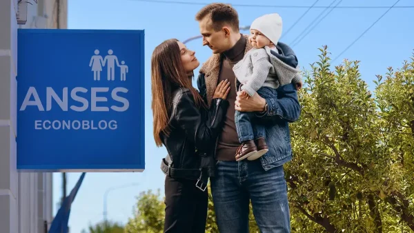 Familia del SUAF frente a Anses
