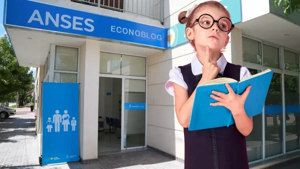 Niña de la AUH en oficina de Anses