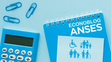 Calculadora y cuaderno de Anses