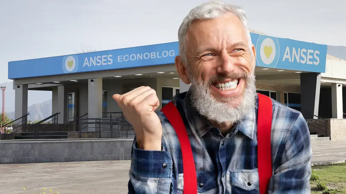 Jubilado riendo en Anses