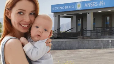 Madre de la AUH feliz en Anses