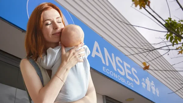 Mamá de la AUH en Anses