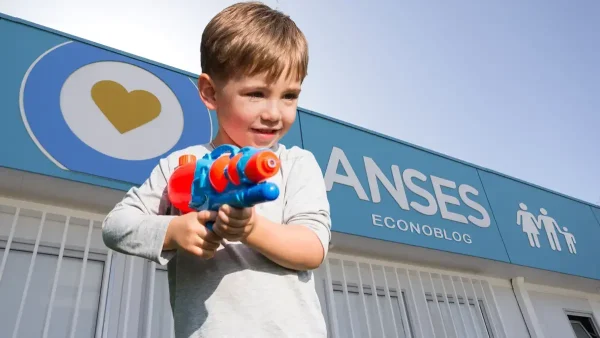 Niño del SUAF jugando en Anses