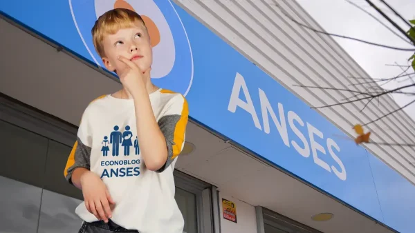beneficiario de AUH pensando en Anses