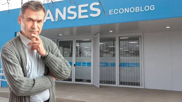 Jubilado pensando frente a Anses