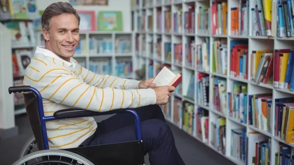 Persona con discapacidad estudiando