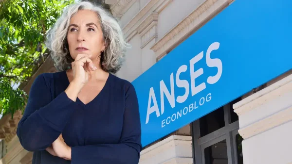 Jubilada pensando en Anses
