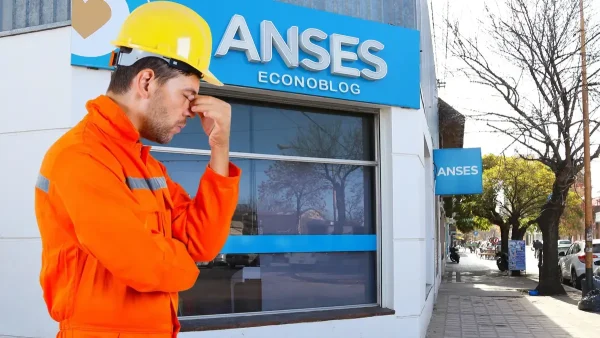 Trabajador preocupado en Anses