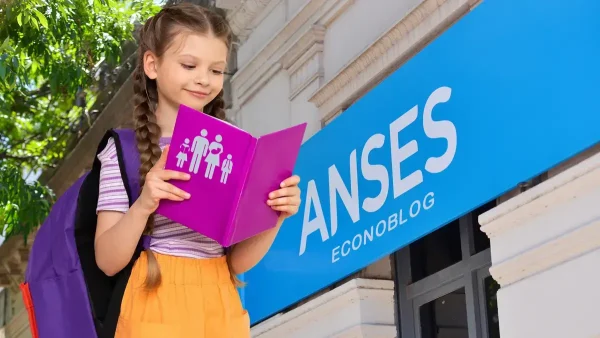 Estudiante de la AUH con mochila en ANses