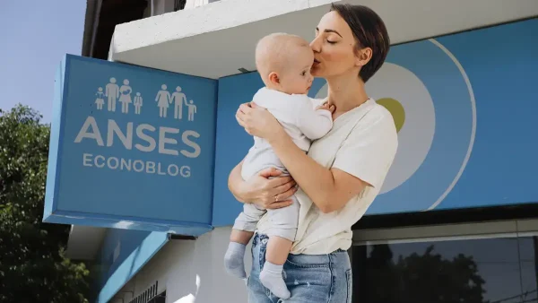 Bebé de AUH o SUAF en Anses