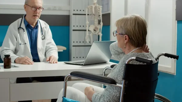 Persona con discapacidad en el médico