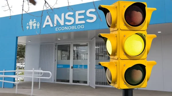 Semáforo amarillo de Anses para AUH